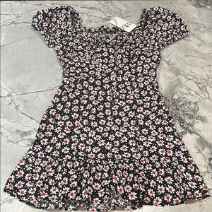 NWT! Zara Black Floral Puff Sleeve Dress